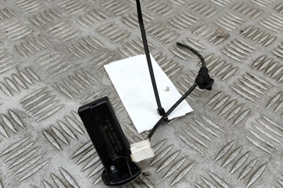Amplificator de antena MERCEDES-BENZ C W205 2017 OEM: A2059051106 30396255 foto