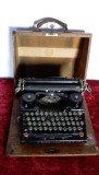 Masina de scris VECHE WERKE Nr. 3, Frankfurt A.M.-R, de colectie, cu etui original, necesita servisare