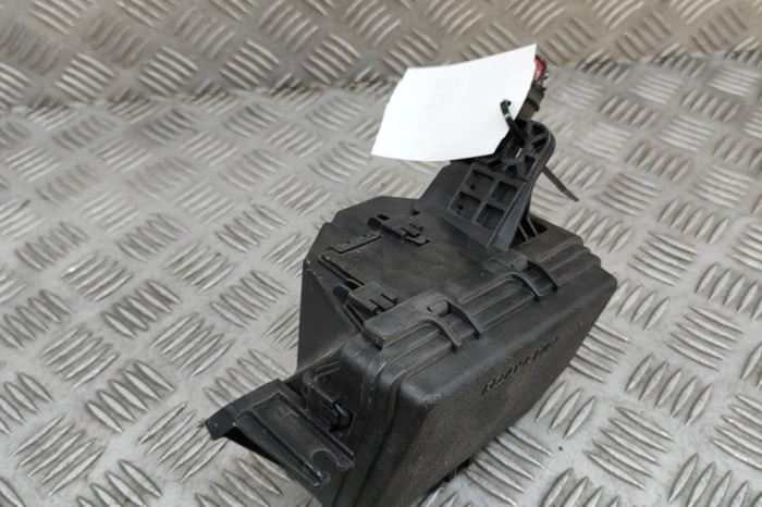 Modul panou de siguranțe TOYOTA YARIS _P13_ 2014 OEM: 82662-0D320 30335680