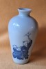 Vaza made in China, anii 1970, bibelou vechi, ceramica portelan, piesa deosebita
