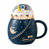 Cana cu capac tip ceainic din ceramica Pufo Travel the Space pentru cafea sau ceai, 500 ml, albastru inchis