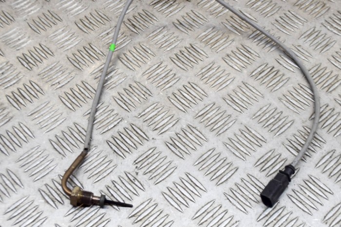 Senzor de temperatură AUDI Q3 8U 2016 OEM: 04L906088EA 13603092