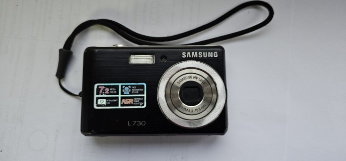 CAMERA FOTO DIGITALA SAMSUNG L730 ,FUNCTIONEAZA .