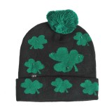 Caciula cu trifoi si led-uri