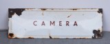 Semn / indicator pe tabla emailata CAMERA posibil de la un hotel