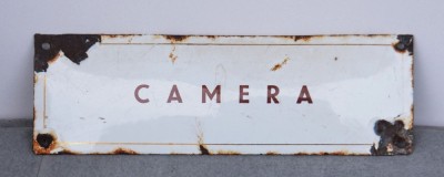 Semn / indicator pe tabla emailata CAMERA posibil de la un hotel foto