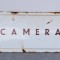 Semn / indicator pe tabla emailata CAMERA posibil de la un hotel