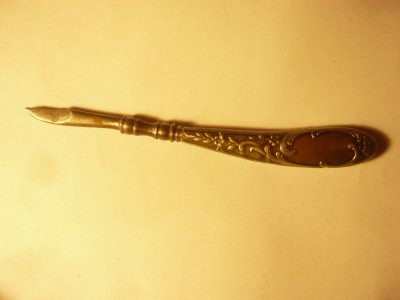 Cutitas interbelic pt. manichiura , metal argintat , l=10,5cm foto
