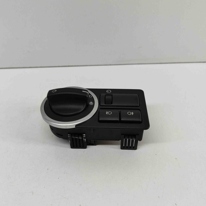 Modul de control comutator faruri LAND ROVER RANGE ROVER III L322 2012 OEM: YUD501380PUY,037094067 25216852