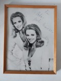 Gemenele Kessler: Fotografie inramata si semnata / autograf, in rama de lemn, 25x19cm