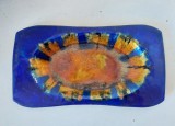 Tăviță decorativă din cupru emailat &ndash; 25&times;14 cm, decor abstract &icirc;n nuanțe de albastru, portocaliu și galben