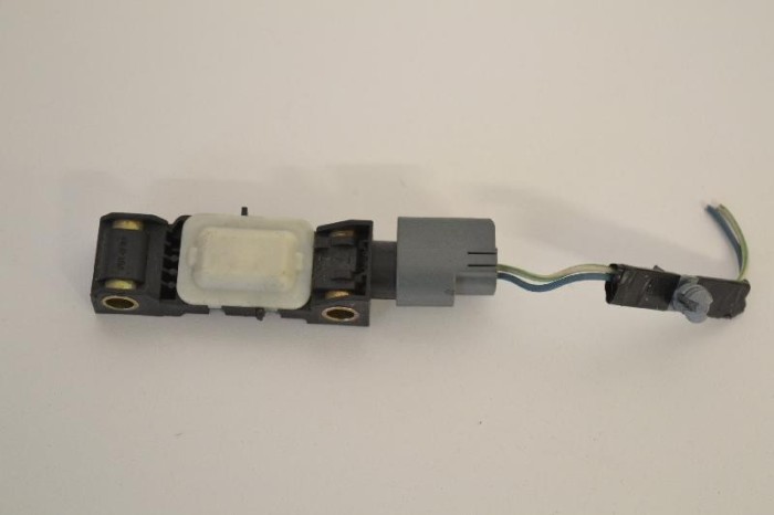Senzor de impact st&acirc;nga față CHRYSLER 300 C LX 2007 OEM: 04671779AC 2532450