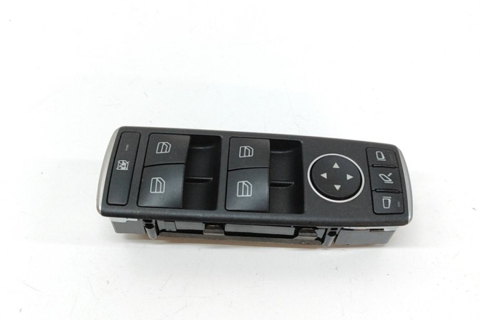 Buton geam ușă dreapta față INFINITI Q30 2019 OEM: A1669054400 | 31519665