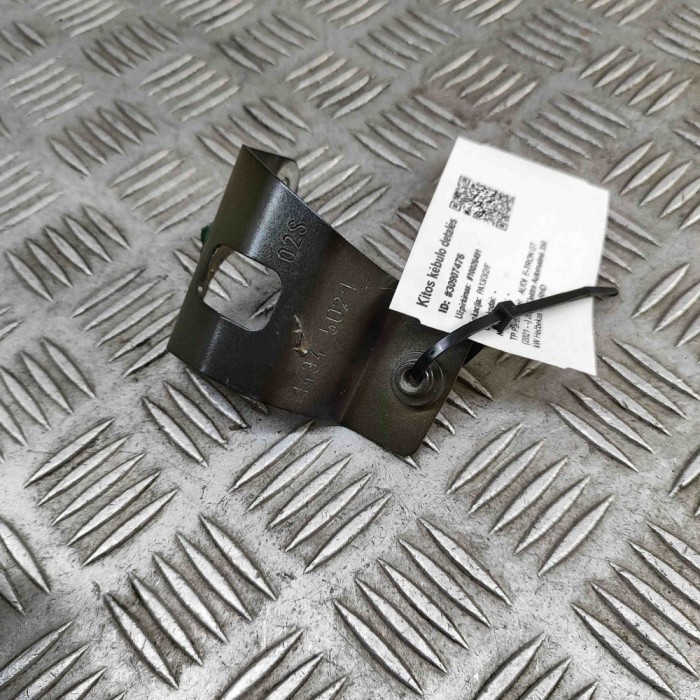 Suport aripa dreapta față AUDI E-TRON GT 2022 OEM: 4J3821434A 30907476