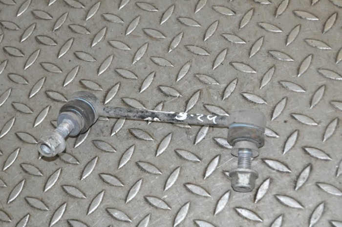 Bieleta stabilizatoare dreapta spate LAND ROVER DISCOVERY V L462 2018 OEM: cpla-5c486-ac | 11174889
