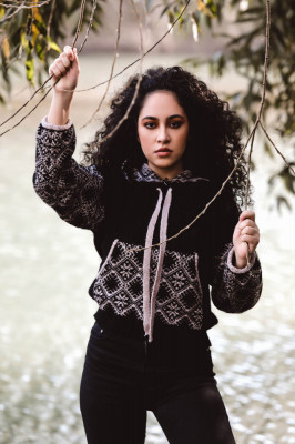 Hanorac dama negru tricotat cu model geometric foto