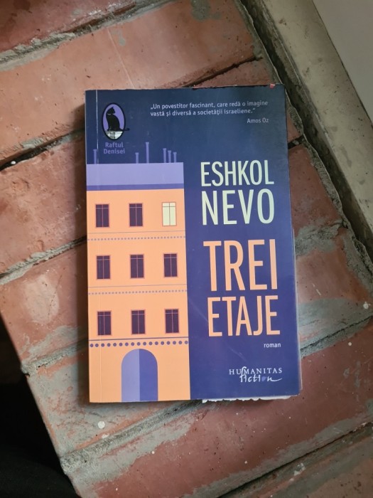 Trei etaje