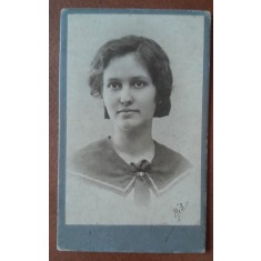 Fotografie tip CDV, tanara la 18 ani, 1913