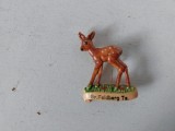 Insigna vintage - Gr. Feltberg Ts. , plastic, ac metalic, cu caprioara, colectie, 4cm