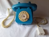 Telefon fix cu disc - Electromagnetica - EM 72 - aparat vechi romanesc anii 1970, piesa de colectie - decor