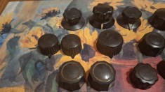 Lot de 14 butoane pentru radiouri cu tuburi si aparate marca Siemens din secolul trecut!