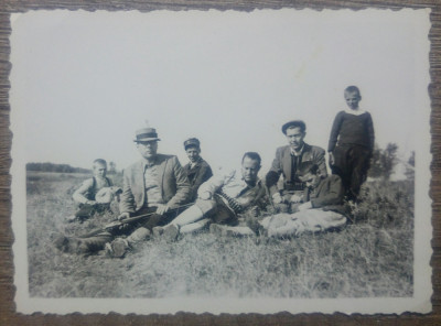 Vanatori romani// fotografie perioada interbelica foto