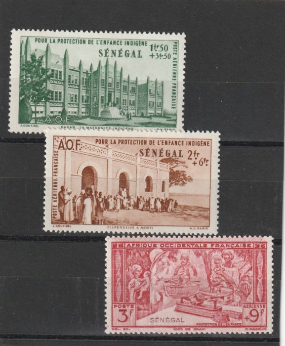 Senegal , Colonii franceze 1942 - Omnibuse , Ajutorul pentru copii , serie 3 valori, dantelate , MNH , Mi.201-203