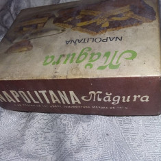 cutie/ambalaj vechi NAPOLITANA MAGURA,Marca inreg.BUCURESTI,T.GRATUIT