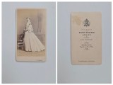 Fotografie de colectie CDV Atelier Victor Angerer, Doamna eleganta in rochie cu crinolina si umbrela, Ischl, Wien, Viena, Austro-Ungaria, ca. 1860-65