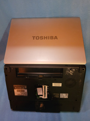 laptop incomplet TOSHIBA L300-1BB - pentru piese - foto