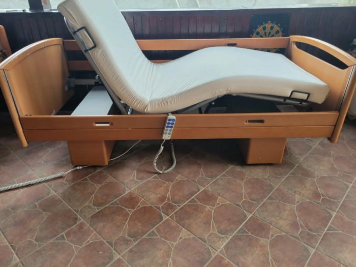 Pat electric pentru bolnavi