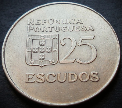 Moneda 25 ESCUDOS - PORTUGALIA, anul 1977 * cod 1577 = luciu de batere foto