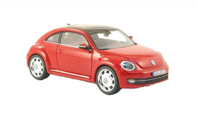 Macheta auto Volkswagen Beetle rosu 2014, 1:43 Schuco foto