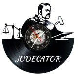 JUDECATOR-ceas de perete