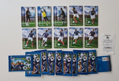 Set 10 cartonase de colectie / vintage cu fotbalisti, magnetice, imprimate in relief, Campionatul Mondial de Fotbal 2010, echipa Frantei foto