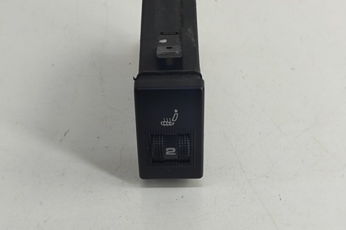 Comutator &icirc;ncălzire scaun AUDI A8 D2 4D2, 4D8 1997 OEM: 4D0963563D 29952817