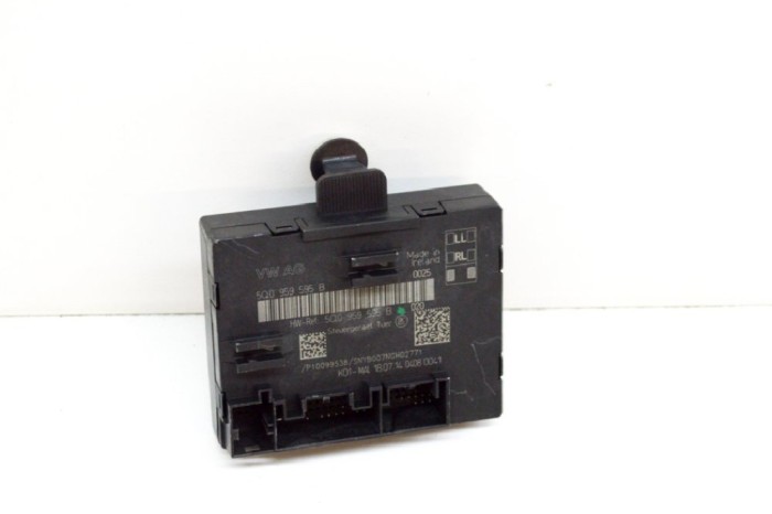 Modul de control ușă dreapta spate AUDI A3 Limousine 8VS, 8VM 2015 OEM: 5Q0959595B,P10099538 11623939