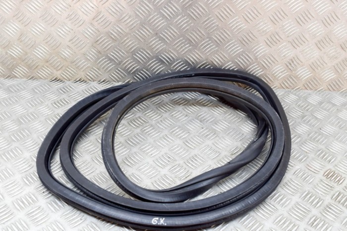 Garnitura ușă st&acirc;nga spate VW TOURAN 1T3 2011 OEM: 1T0867913K | 15287466