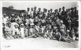 P3052N La mare pe litoralul rom&acirc;nesc, fotografie de grup, perioada interbelică