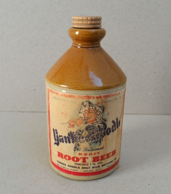 Yankee Doodle Draft Root Beer recipient din ceramica 1946 foto