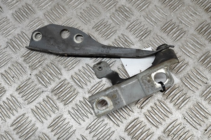 Balama capota dreapta față VOLVO S40 II MS 2005 OEM: 30716253 29828756