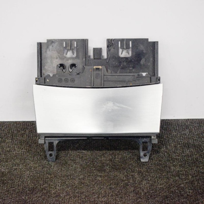 Scrumiera MERCEDES-BENZ C W204 2009 OEM: A2046801350 10027768