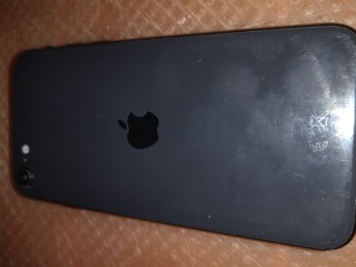 Iphone 8SE 2020perfect funcțional, crapat ecran, bat 77% foto