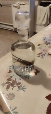 V&amp;acirc;nd țuică foto