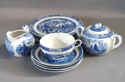 SERVICIU PORTELAN FIN JAPONEZ, 11 PIESE - MODEL DEOSEBIT foto