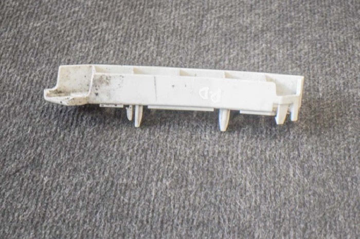 Suport bara de protecție dreapta față FORD FOCUS III 2013 OEM: BM51-17D958-A | 10976676