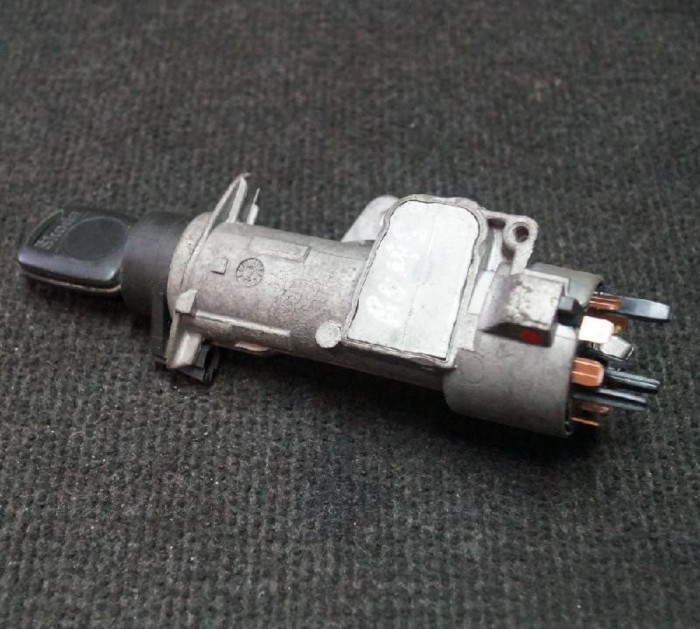 Butuc de contact SKODA ROOMSTER 5J 2008 OEM: 4B0905851C,4B0905849 2008683