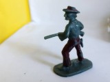 bnk jc Romania - figurina de plastic - cowboy cu pusca