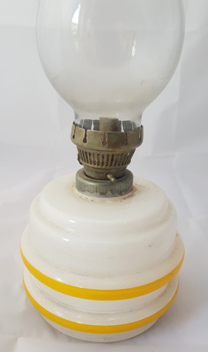 Lampa veche cu gaz