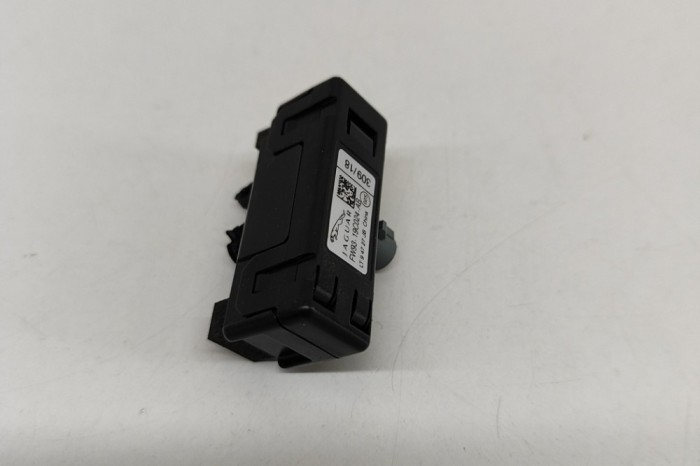 Amplificator de antena JAGUAR F-PACE X761 2020 OEM: FW93-19C024-AB 24588020